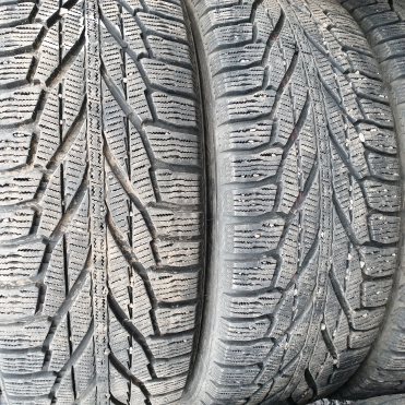 Nokian Hakkapeliitta R2 SUV 215/60R17 