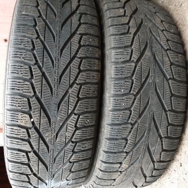 Nokian Hakkapeliitta R2 SUV 215/65R17 