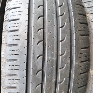 Goodyear EfficientGrip SUV 225/60R17 