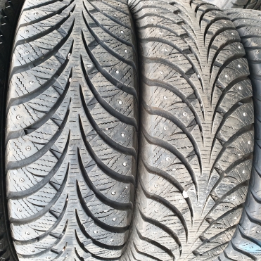 Goodyear Ultra Grip Extreme 195/65R15 