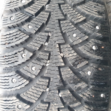 Nokian Hakkapeliitta 4 215/55R16 