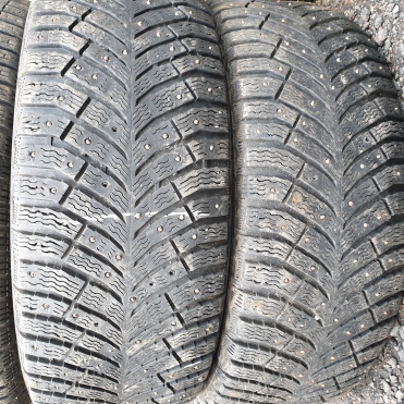 Michelin X-Ice North XIN4 235/55R17 