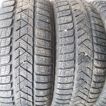 Pirelli Winter Sottozero 3 215/60R16 