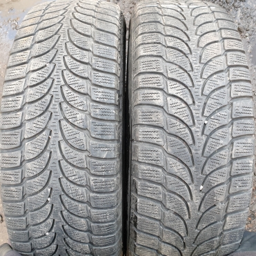 Bridgestone Blizzak LM-80 215/70R16 