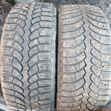 Bridgestone Blizzak Spike-01 215/55R17 