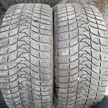 Michelin X-Ice North XIN3 235/45R17 