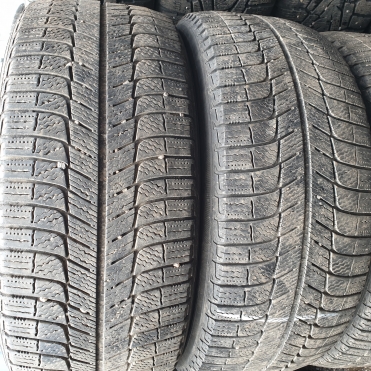 Michelin X-Ice Xi3 235/55R17 