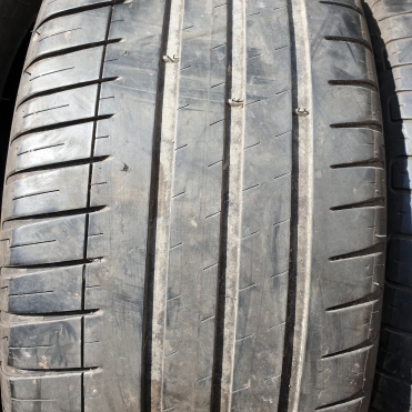 Michelin Pilot Sport 3 245/45R18 