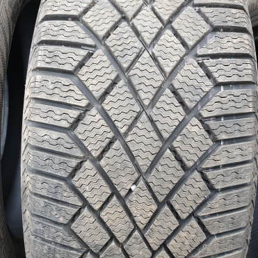 Continental ContiVikingContact 7 215/55R17 