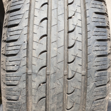 Goodyear EfficientGrip SUV 235/55R19 