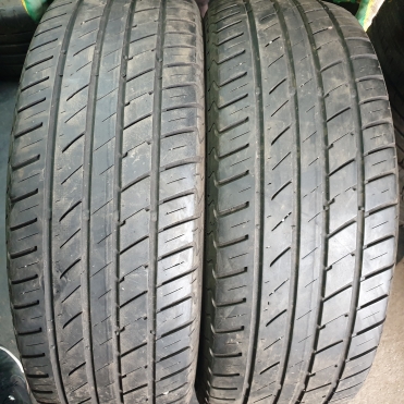 Tyfoon Successor 5 215/60R17 