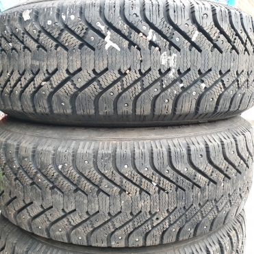 Goodyear Ultra Grip 500 225/65R17 