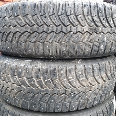 Bridgestone Blizzak Spike-01 225/65R17 