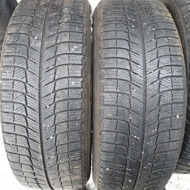 Michelin Latitude X-Ice XI3 215/60R17 