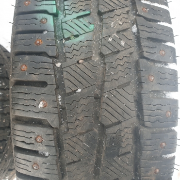 Michelin Agilis X-ICE North 215/65R16 C 