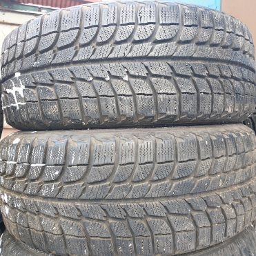 Michelin X-Ice 215/55R16 