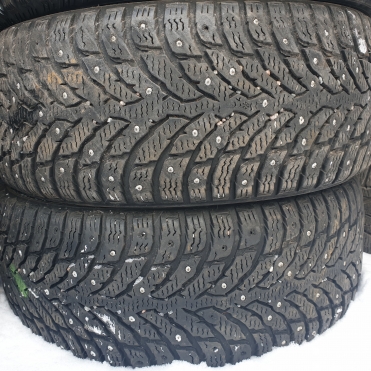 Nokian Hakkapeliitta 9 215/55R16 