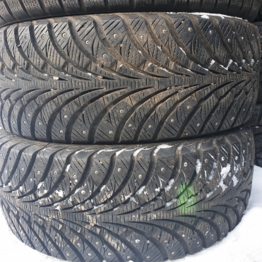 Goodyear Ultra Grip Extreme 215/55R16 