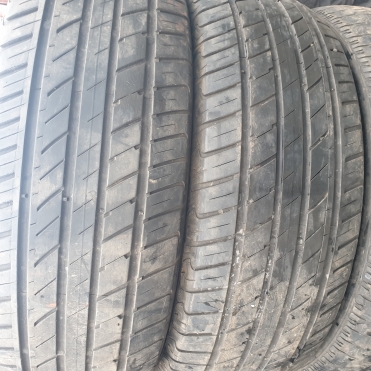 Tyfoon Successor 5 235/60R18 