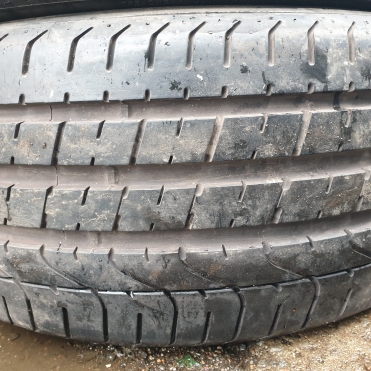 Pirelli P Zero 225/35R19 