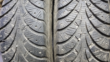 Goodyear Ultra Grip Extreme 185/65R15 