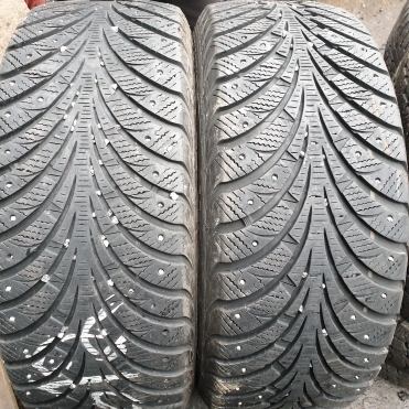 Goodyear Ultra Grip Extreme 215/55R16 