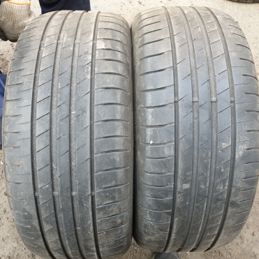 Goodyear EfficientGrip Performance 215/55R16 