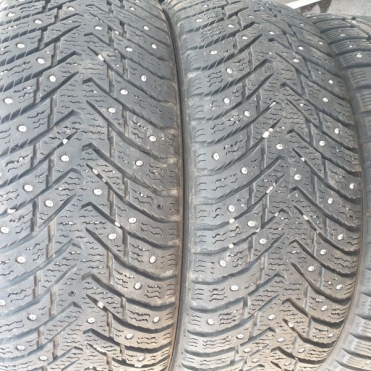 Nokian Hakkapeliitta 8 205/60R16 