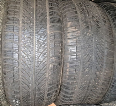 Goodyear Ultra Grip Performance 8 225/55R17 