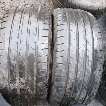 Goodyear EfficientGrip 235/50R17 