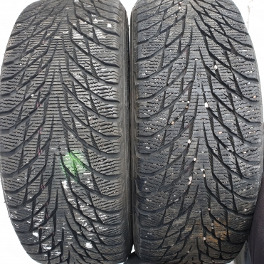 Nokian Hakkapeliitta R2 215/55R17 