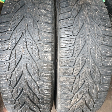 Nokian Hakkapeliitta R2 SUV 215/70R16 