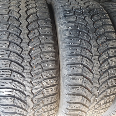 Bridgestone Blizzak Spike-01 205/55R16 