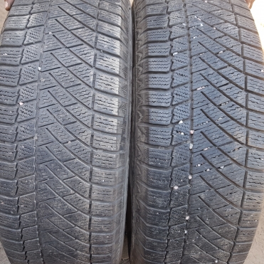 Continental ContiVikingContact 6 215/65R16 