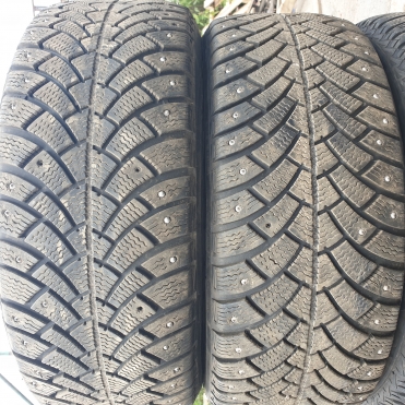 BFGoodrich G-Force Stud 205/55R16 