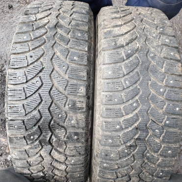 Bridgestone Blizzak Spike-01 215/65R16 