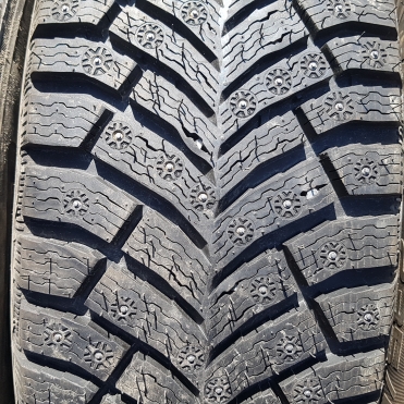 Michelin X-Ice North XIN4 215/60R16 