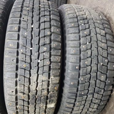 Dunlop SP Winter ICE 01 215/65R16 