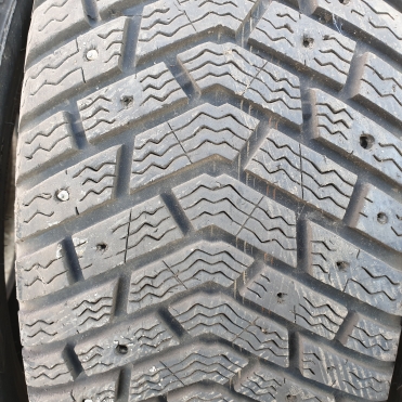 Goodyear Ultra Grip 400 215/55R16 