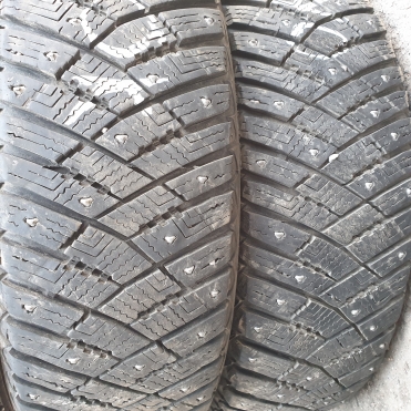 Goodyear UltraGrip Ice Arctic 185/65R15 